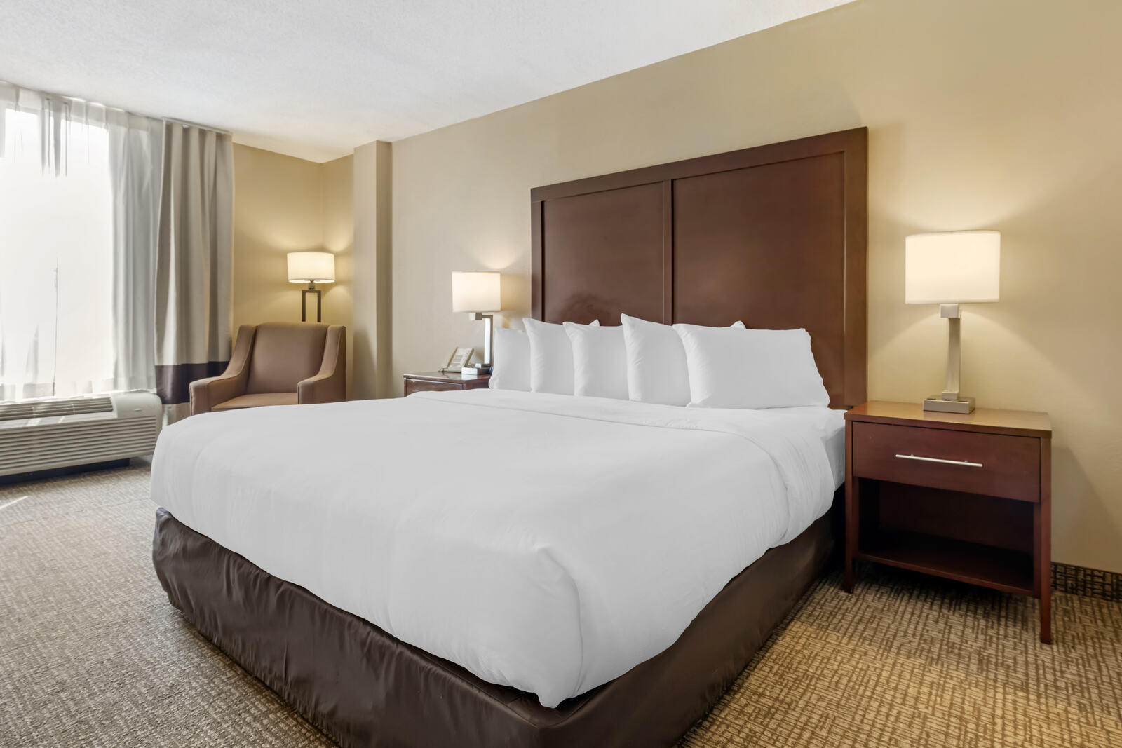 King bed guest room
