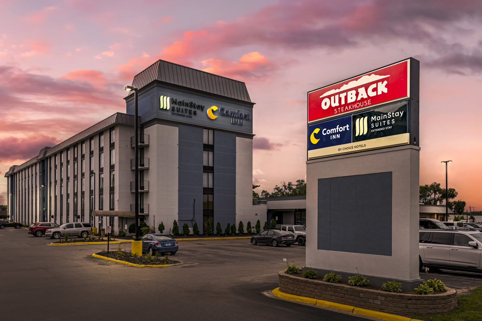 Comfort Inn Bloomington MN exterior at twilight